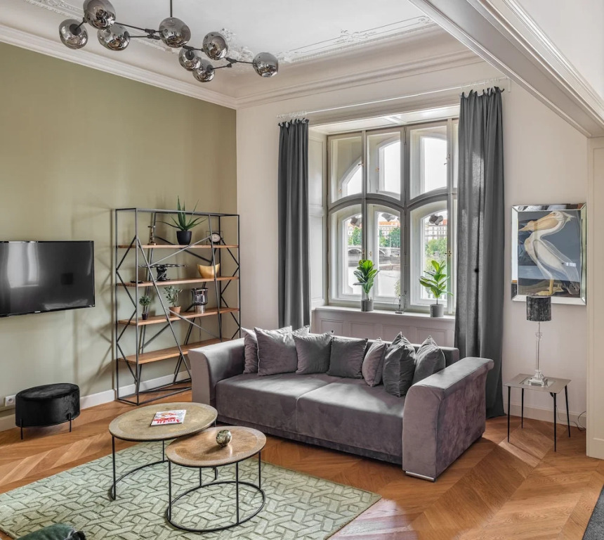 MN6 Luxury Suites by Adrez