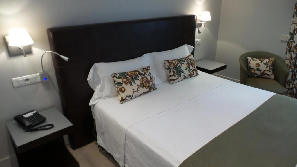 Hotel Moderno Puerta del Sol
