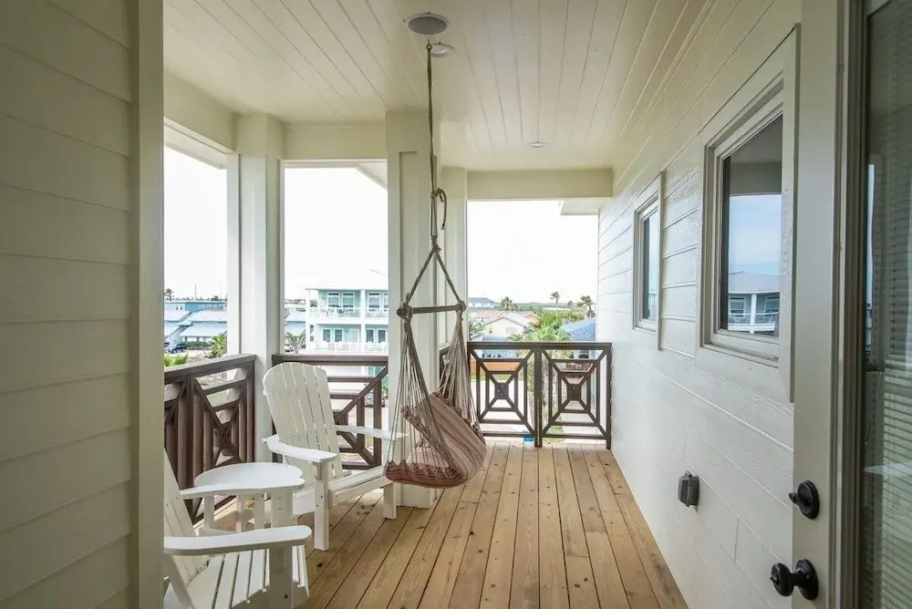 Salt and Horns - 4 Br Home