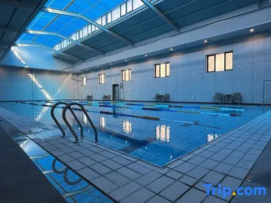 Guanlan Yue Hot Spring Holiday Hotel