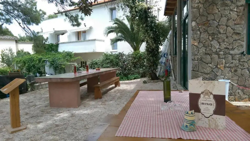 Apartments by the sea Rogoznica - 3098