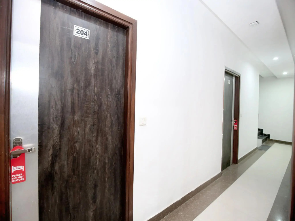 OYO 13431 Hotel Royal Blue