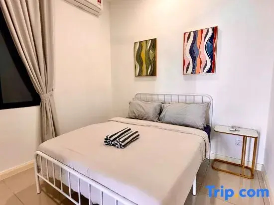 4 bedder D’Pristine condo 22-25 opp legoland
