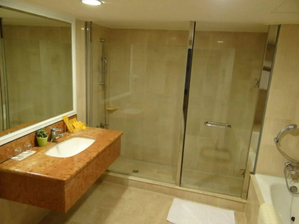 Crystal Plaza Hotel Kaohsiung