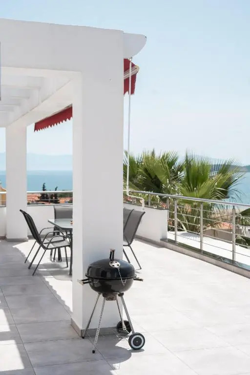 Aelia Apartments