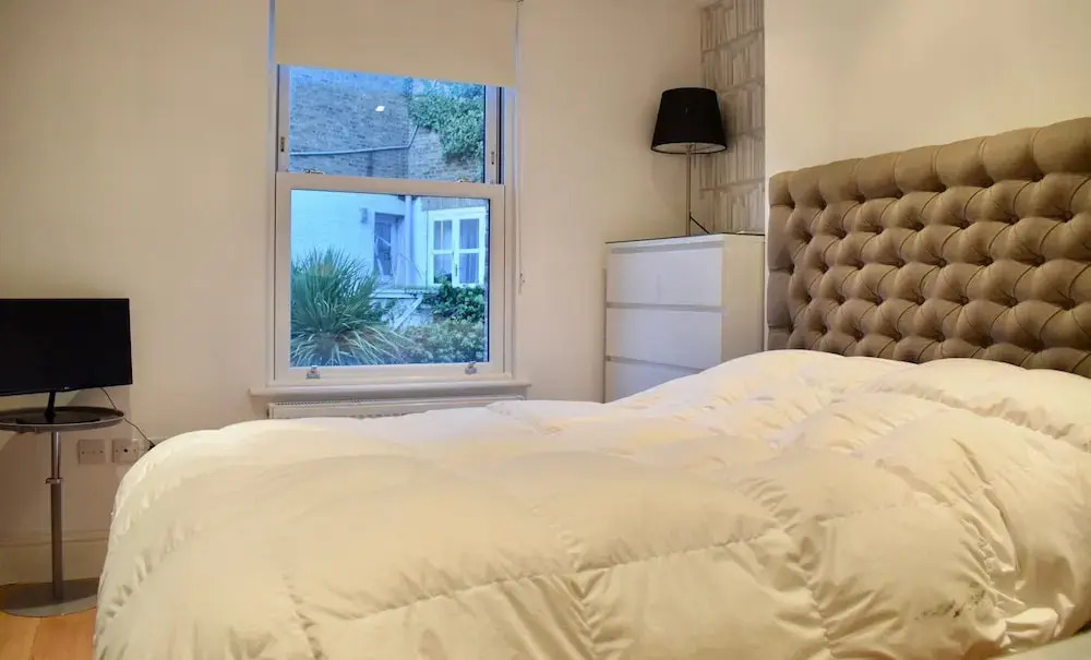 1 Bedroom Apartment in Queen's Park