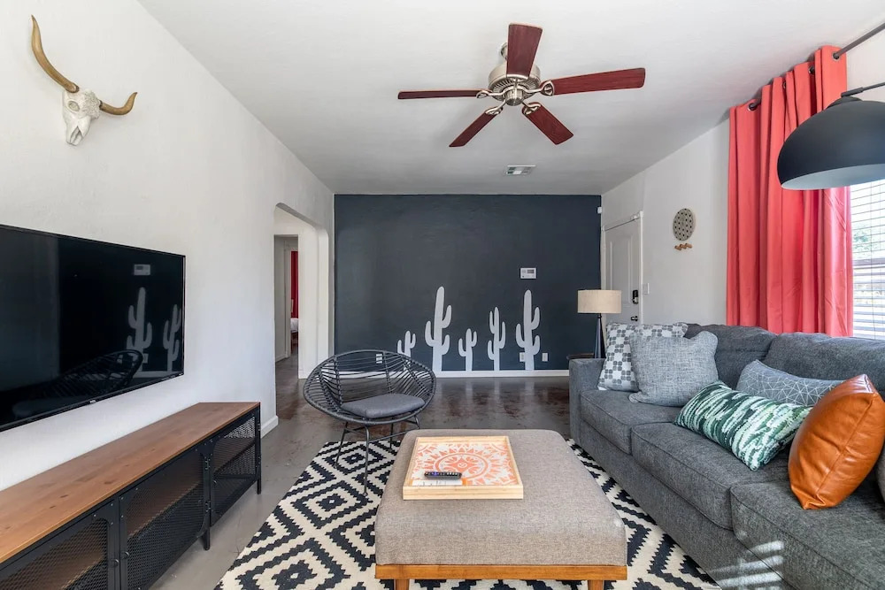 Cozy 2BR Home in Central Phoenix by WanderJaunt