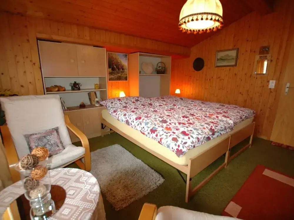 Pristine Home in a Charming Village, Large Grassy Sunbathing Area, View of the Mönch and Jungfrau