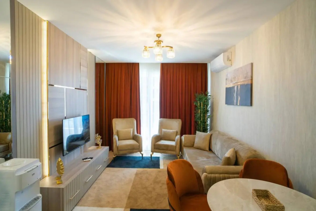Fancy 2+1 Apt (2 bathrooms) - Core living