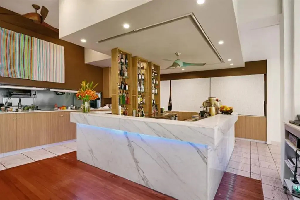Palm Cove Beach Club Apartment