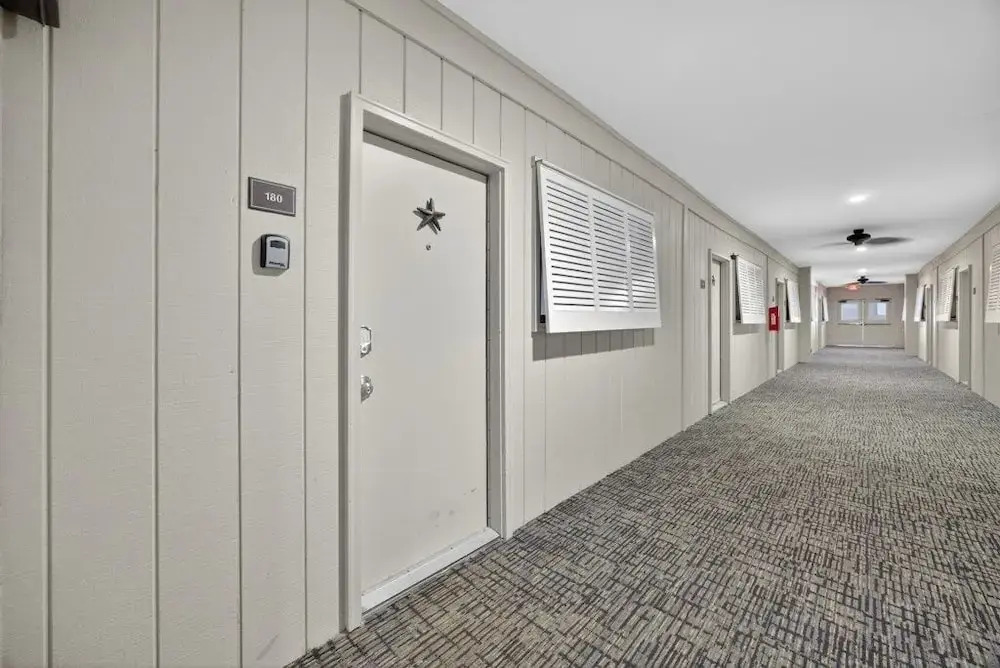 South End - 180 Sea Side Villas 1 Bedroom Condo