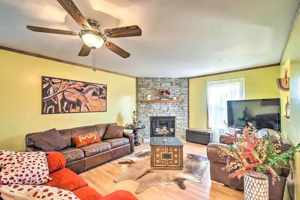 Chic Apple River Escape w/ Fire Pit!