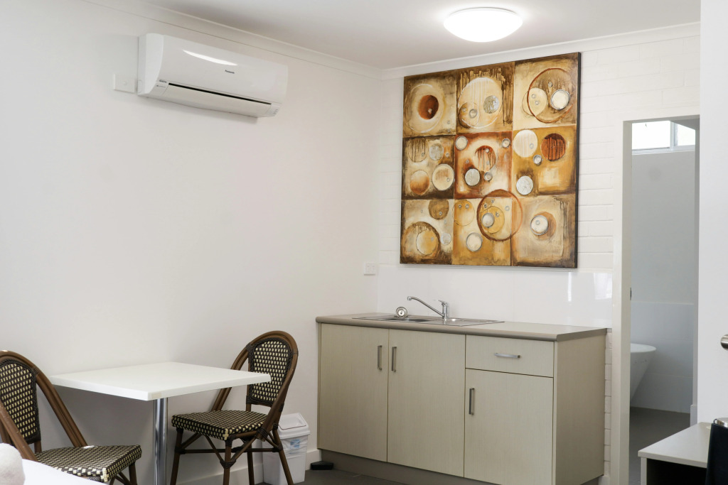 Gracelands Parkes