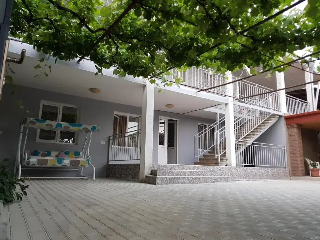 White House in Kakheti Eniseli