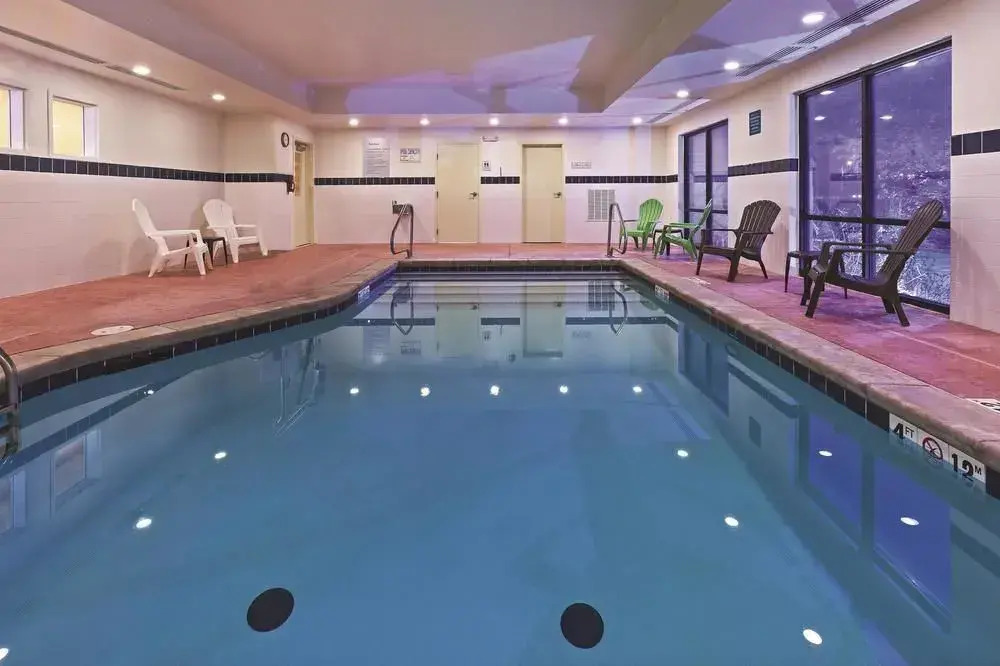 Comfort Suites