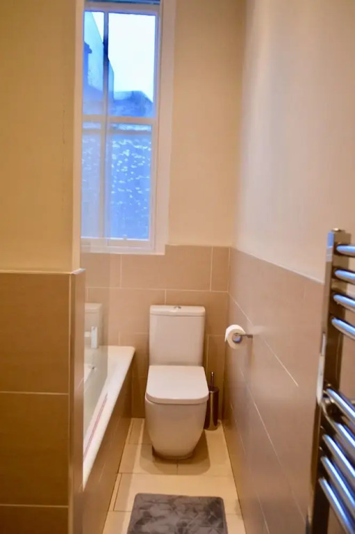 Homely 2 Bedroom Apartment in Stockbridge