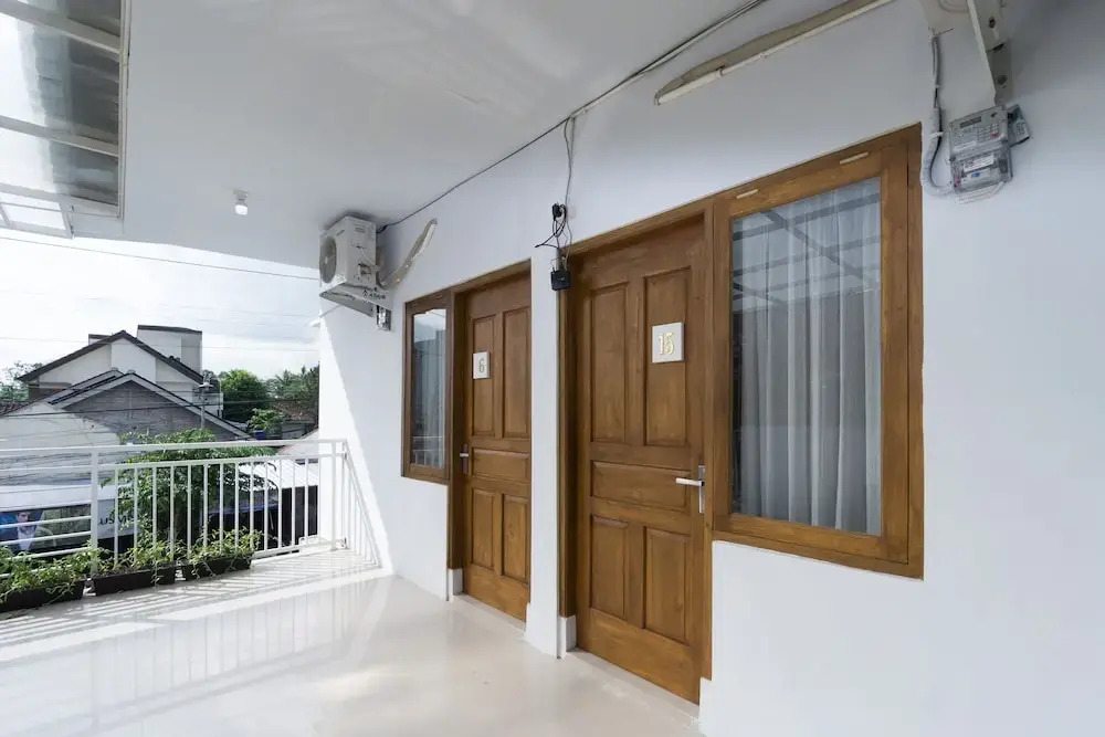 Oyo 2444 Sera House