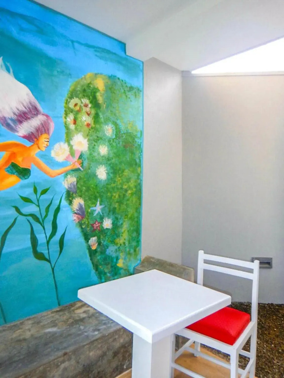 The Youth Hostel - It's a Youth Fame
