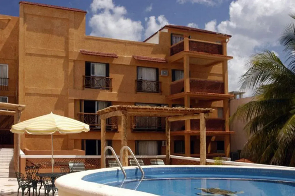 Hotel Vista del Mar with Beach Club access included