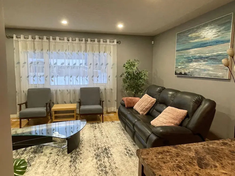 Shibly's Retreat 2 Close to West Edmonton Mall
