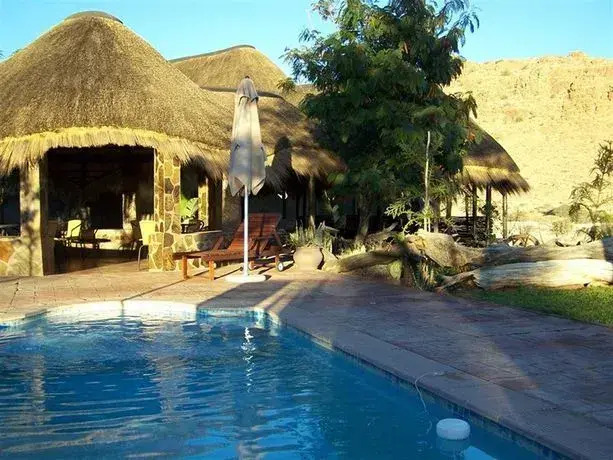 Solitaire Mountain Lodge
