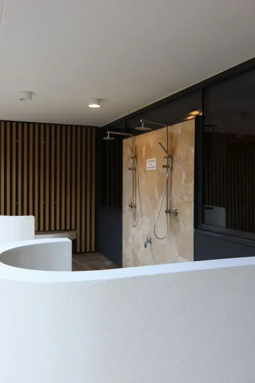 Luxury Palm Beach 1 BDR in The Village
