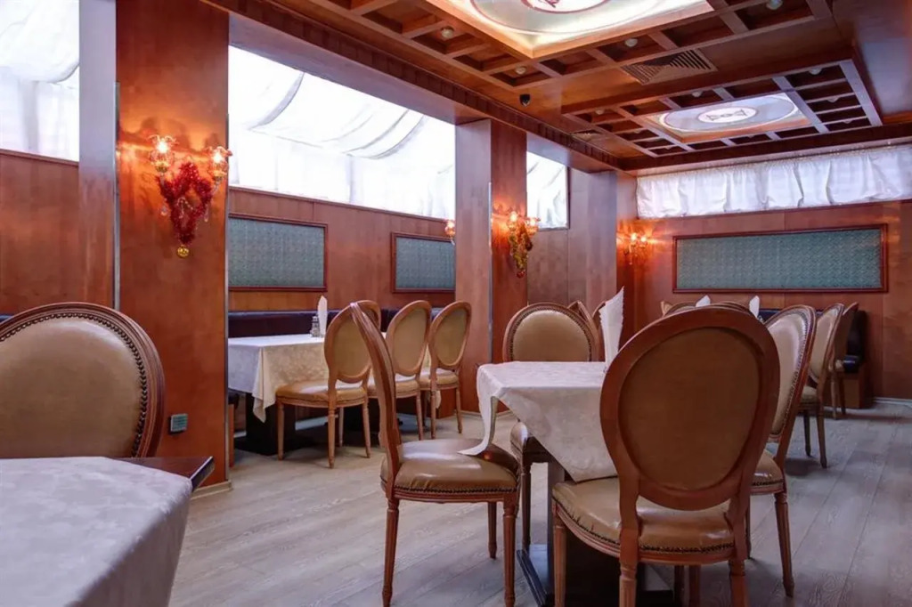 Central Plaza Hotel