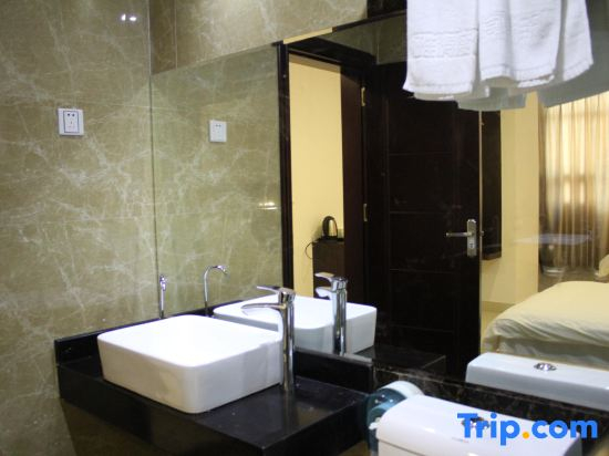 Yangjiang Zhapo Yatao Holiday Hotel