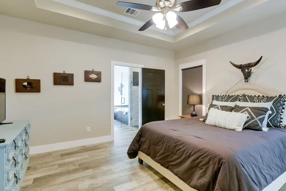 Centrally Located Stunning 3BR 2BA Near Downtown