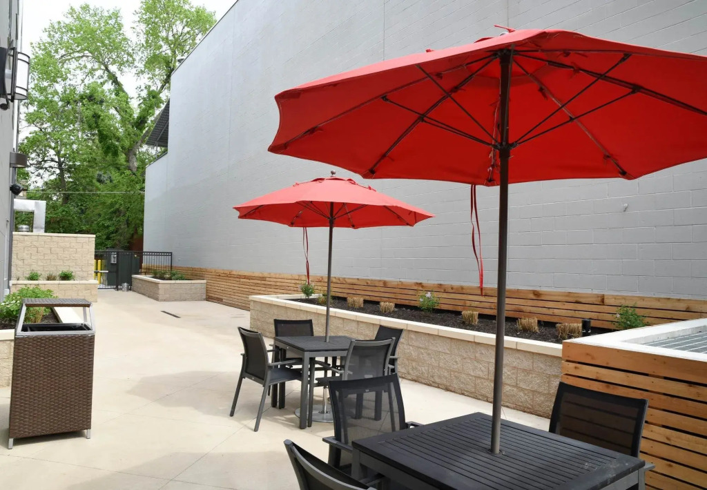 TownePlace Suites by Marriott Lawrence Downtown