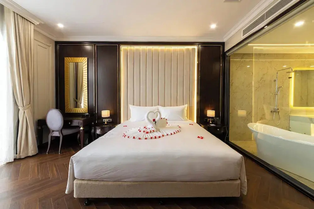 Adamo Hotel Hung Yen
