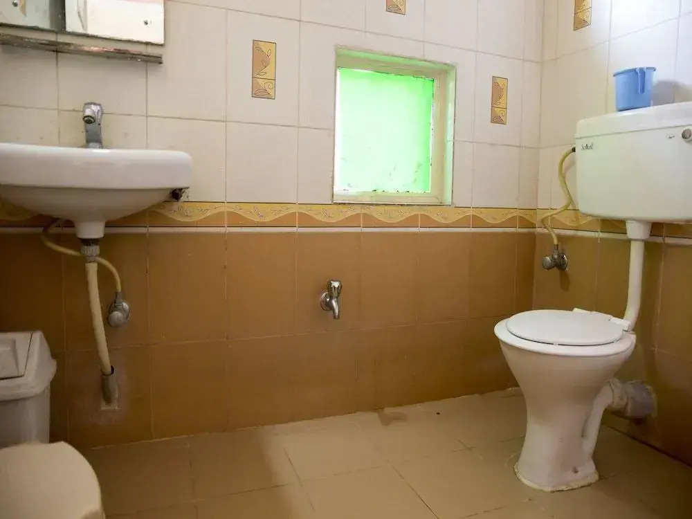 OYO 3886 Hotel Trimurti Heights