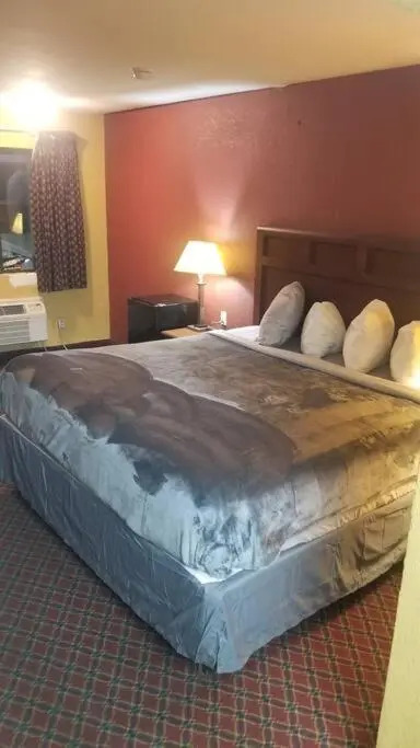 OSU King Bed Hotel Room 129 Booking