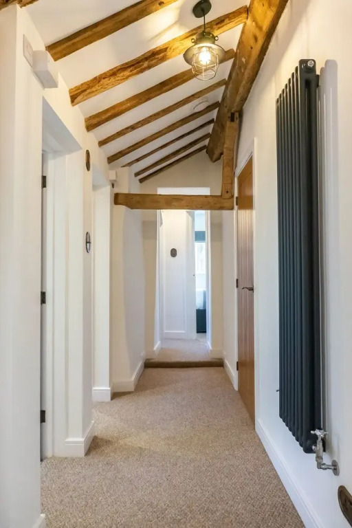 Gloucester-Beautiful 4 Bedroom Cottage-Sleeps 8-Free Parking-Fast Wi-Fi-Work or Leisure
