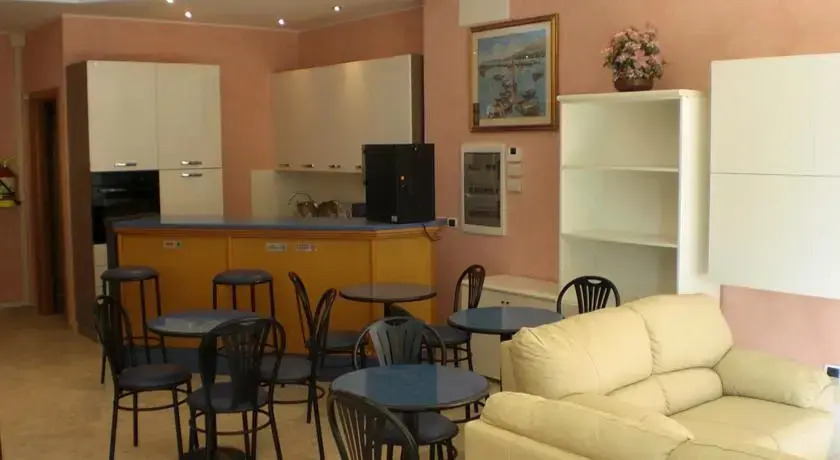 Hotel Garnì Dora