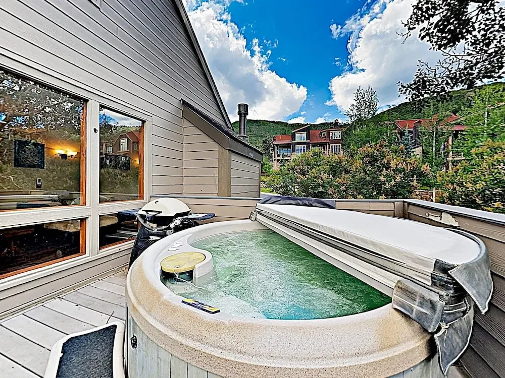 New Listing! Alpine Gem W/ Hot Tub, Near Lift 3 Bedroom Condo