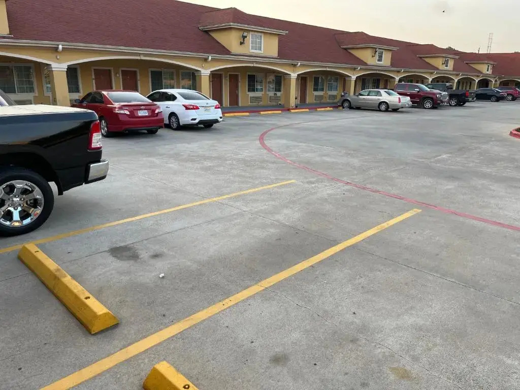 Capital O Deluxe Inn Channelview Houston I-10