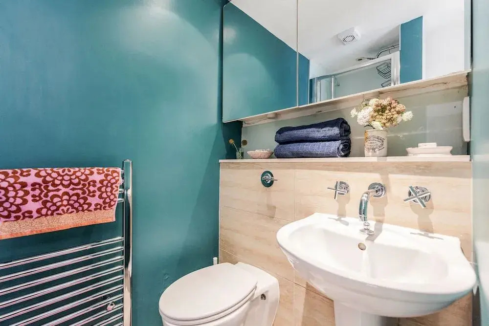 Modern Holland Park apartment