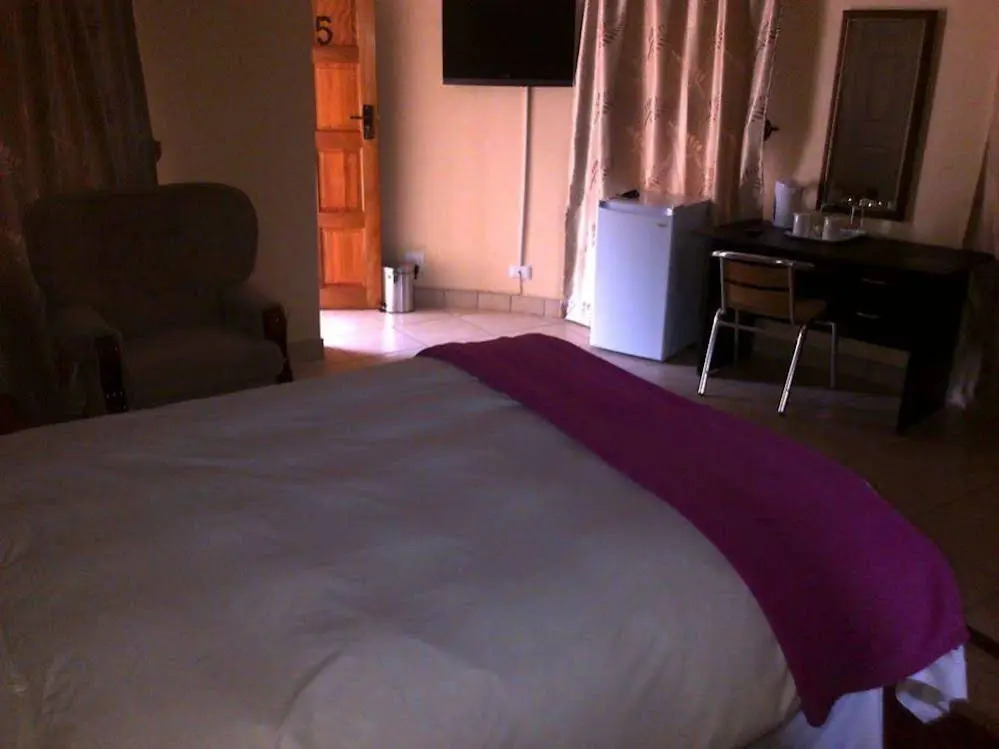 Molengoane Lodge