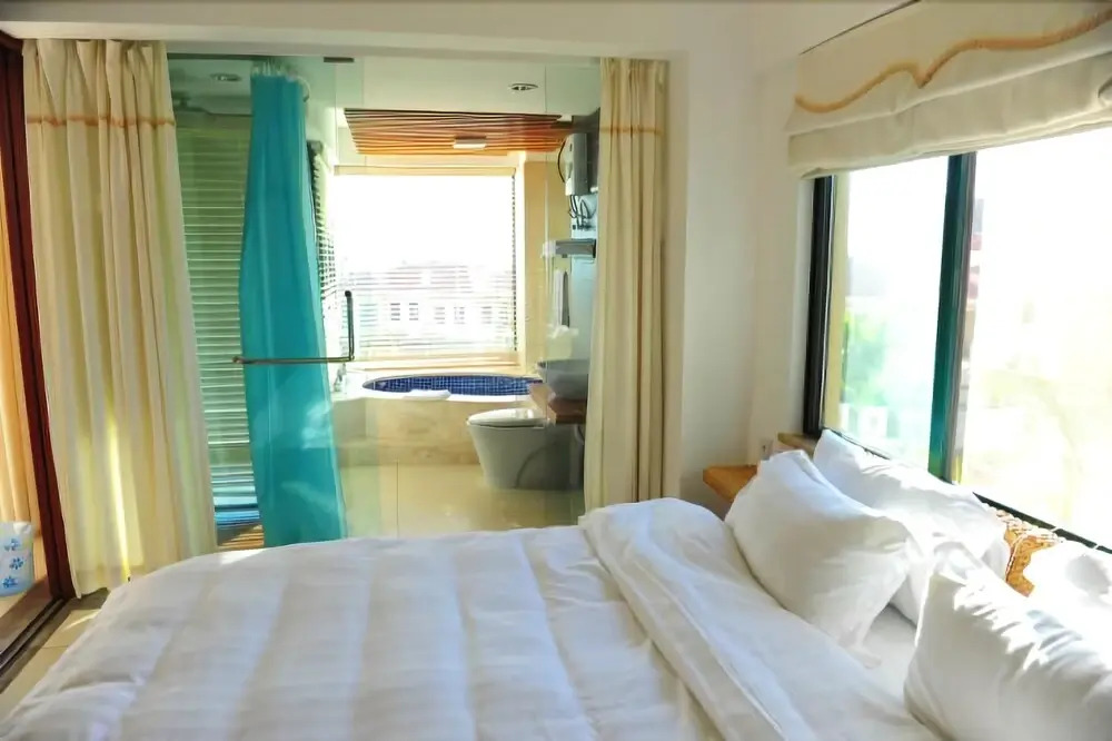 Heaven 18 Degrees Blue Holiday Apartments