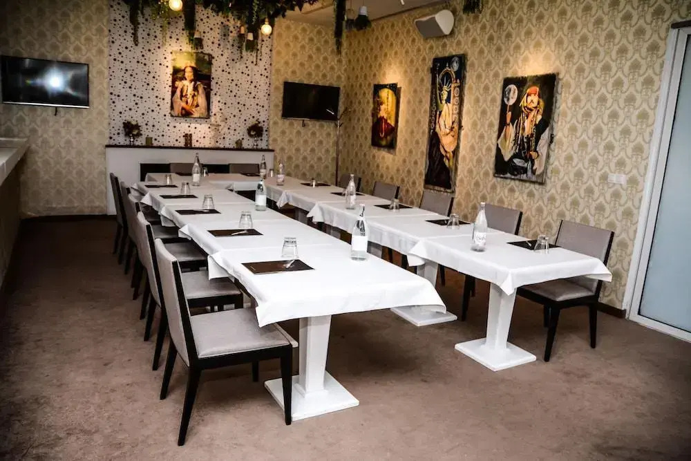Business Hotel