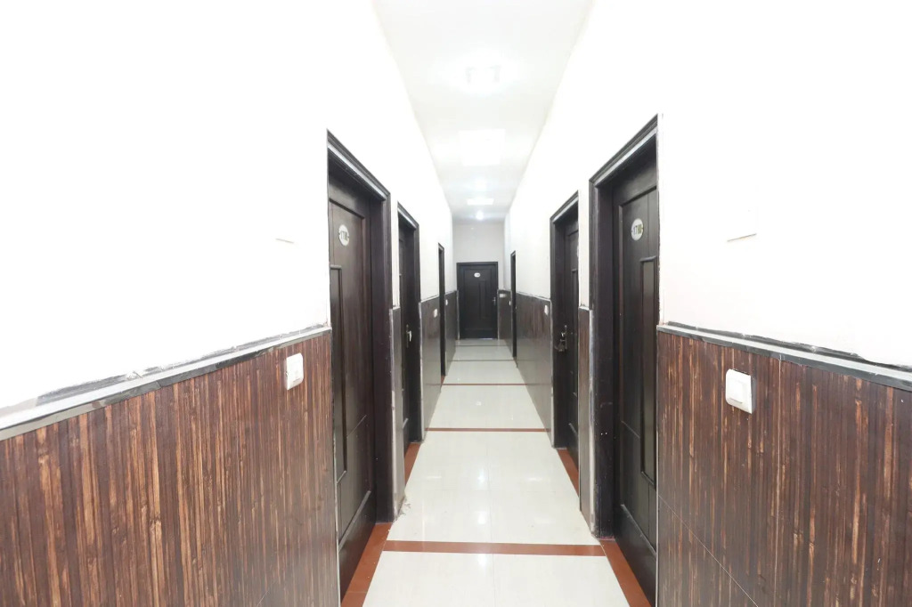SPOT ON 43045 Hotel Vivek Plaza