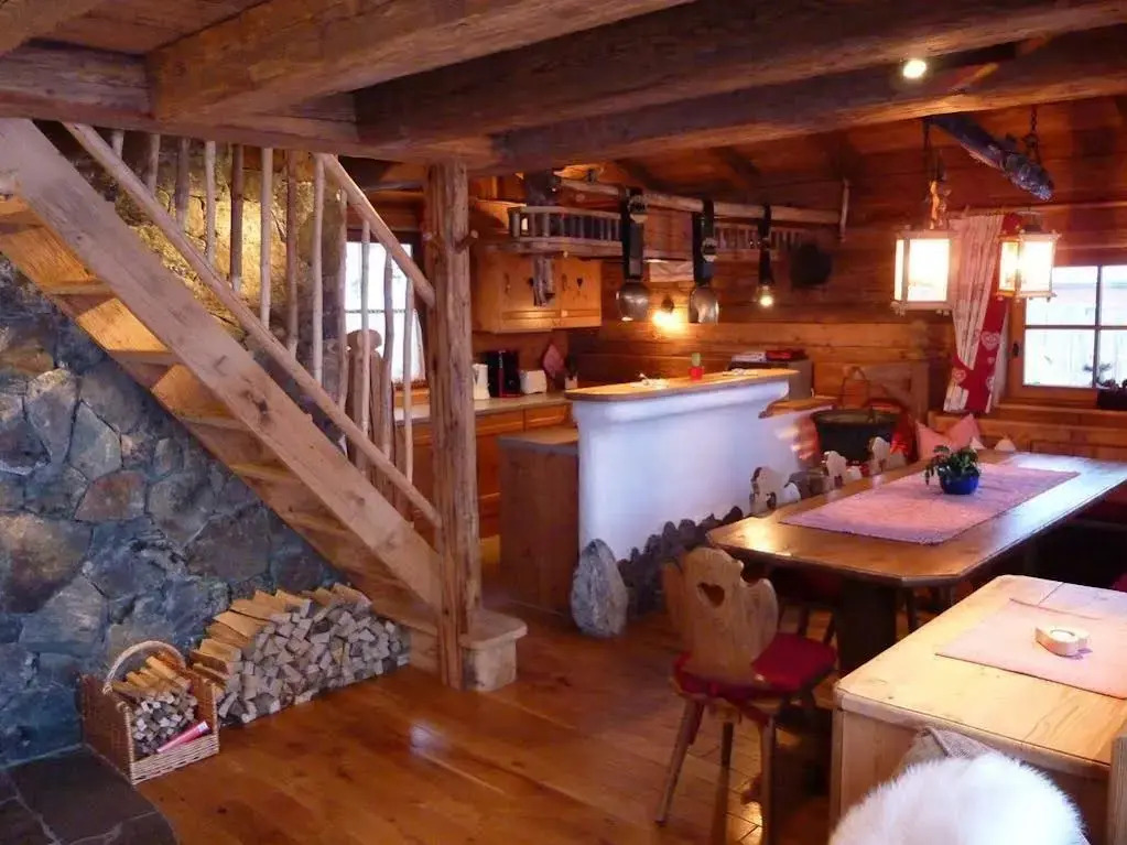 Almdorf Flachau - Luxus Hüttenurlaub