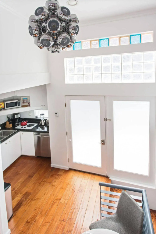 Beverly Hills Modern Guesthouse