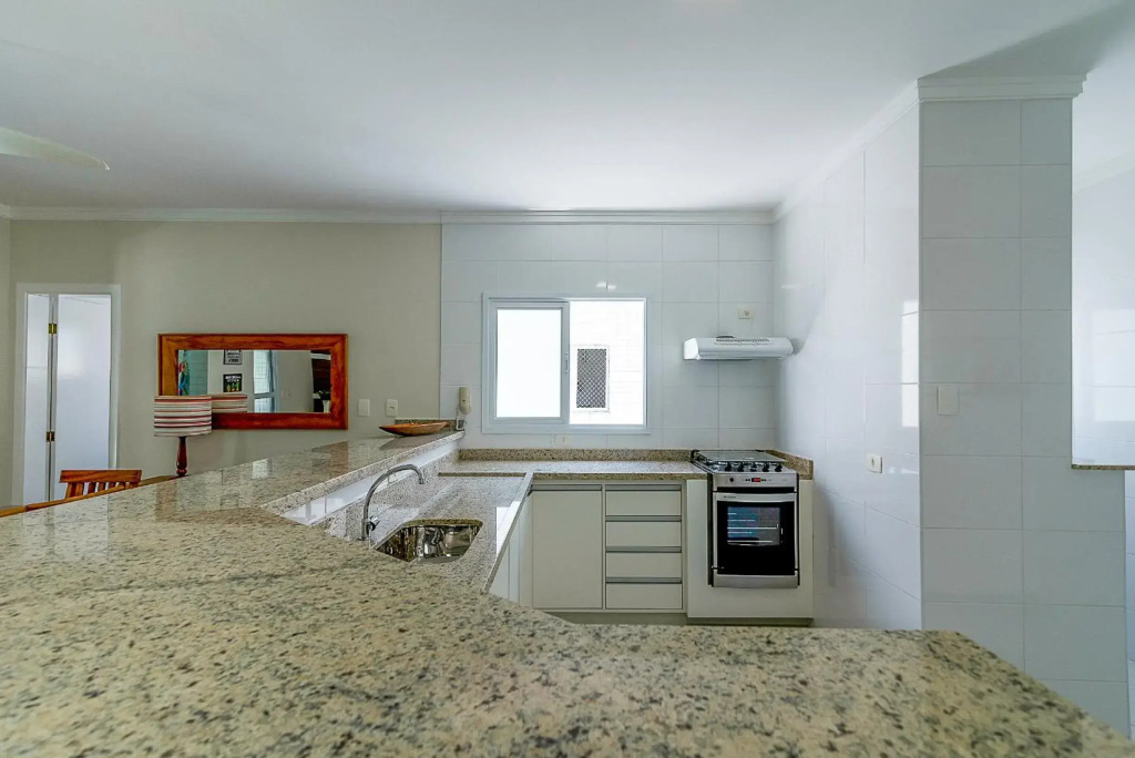 Cobertura 3 Suítes - Decorada 350 metros da Praia Grande Ubatuba