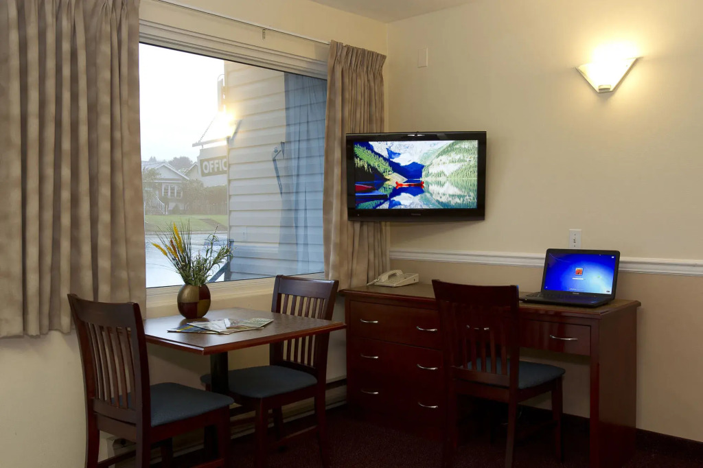 Scotts Inn & Suites