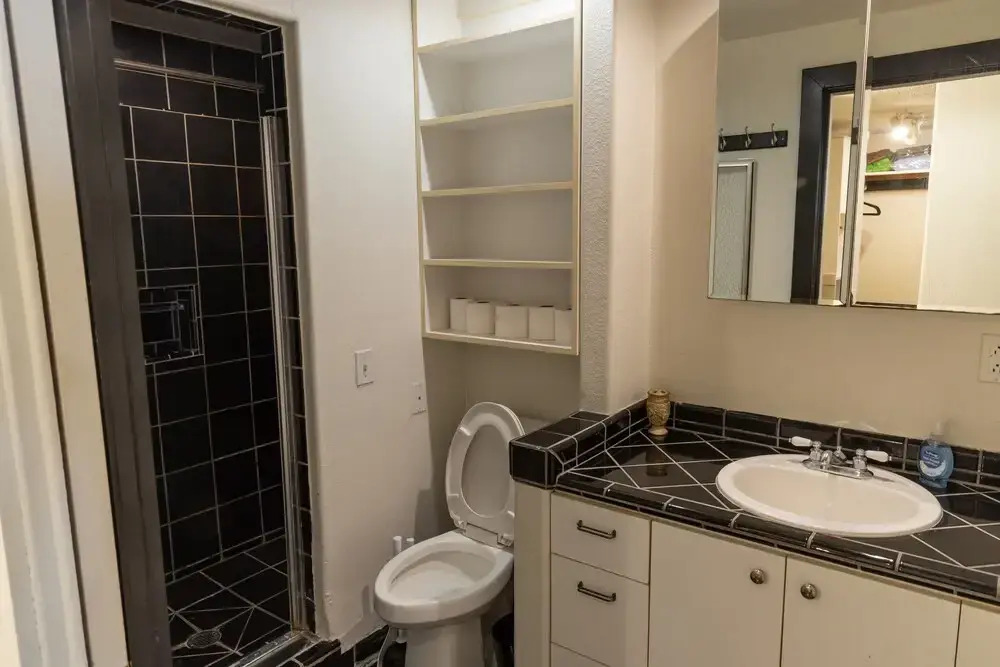 Cozy, 4-bedroom Near Concord Bart