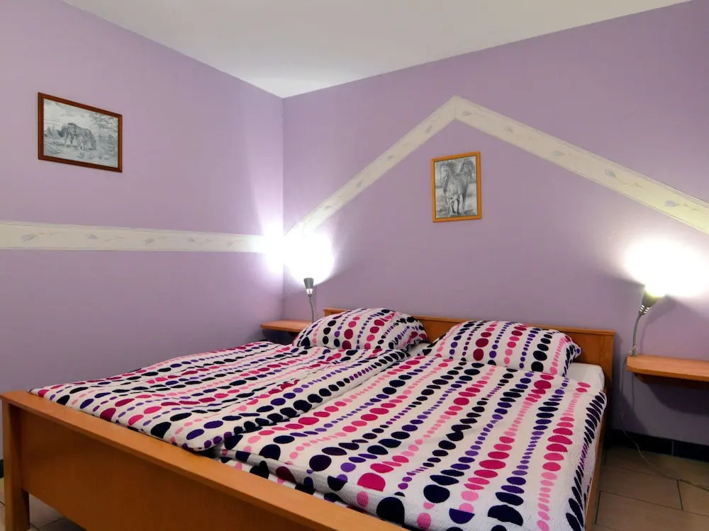Comfy Holiday Home in Burg Reuland with Sauna, Terrace, BBQ