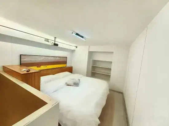 There is a loft minimalist luxury smart homestay (Hongqi Street, there is a mountain store)