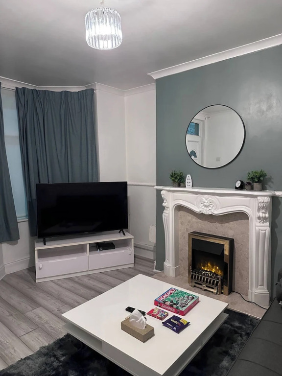 Spacious 3-bed Home at the Heart of Sheffield S2